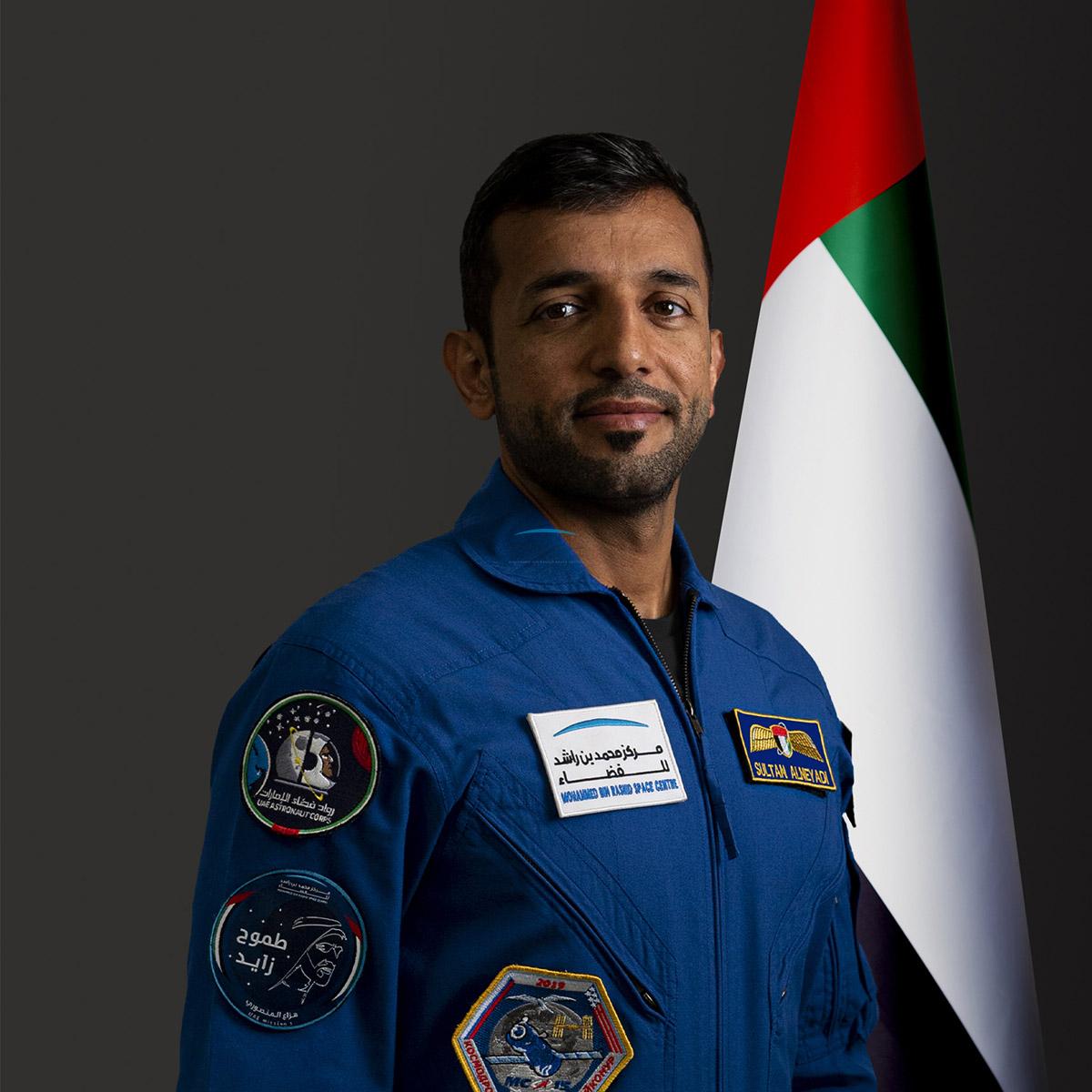 سلطان النيادي رائد الفضاء من الإمارات إلى الفضاء