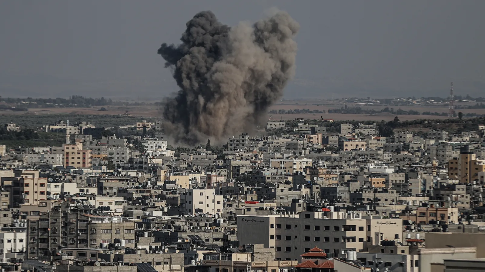 Smoke rises after an Israeli airstrikes in Rafah, Gaza, on Oct. 15. Photo: Ali Jadallah/Anadolu via Getty Images