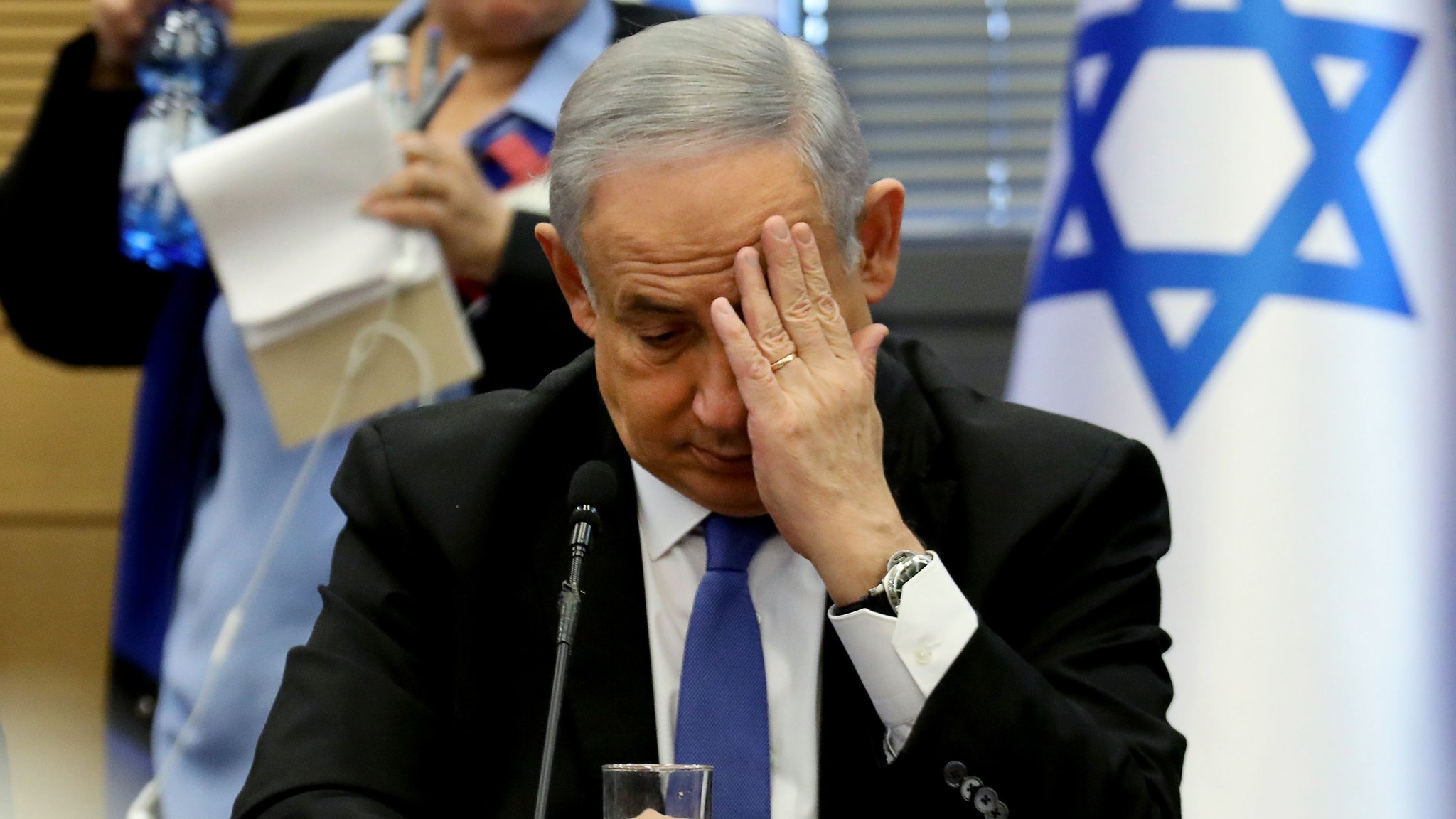 تتسع المطالبات في إسرائيل باستقالة رئيس الوزراء، بنيامين نتنياهو