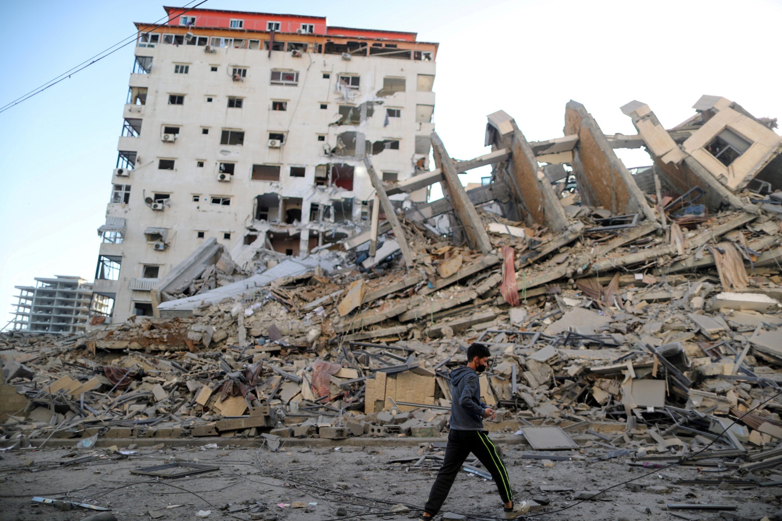 استخدمت الولايات المتحدة حق النقض (الفيتو) ضد قرار في الأمم المتحدة يدعو إلى وقف فوري لإطلاق النار في غزة، وهي خطوة متوقعة تأتي وسط صخب دولي متزايد لإسرائيل لوقف هجومها ضد حماس.